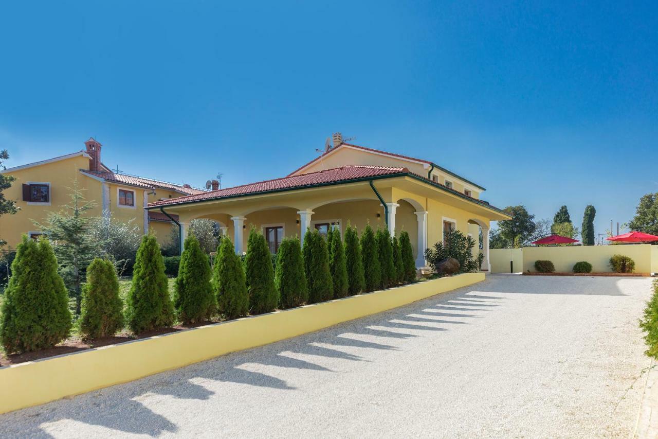 Villa Monique วอดิยัน ภายนอก รูปภาพ
