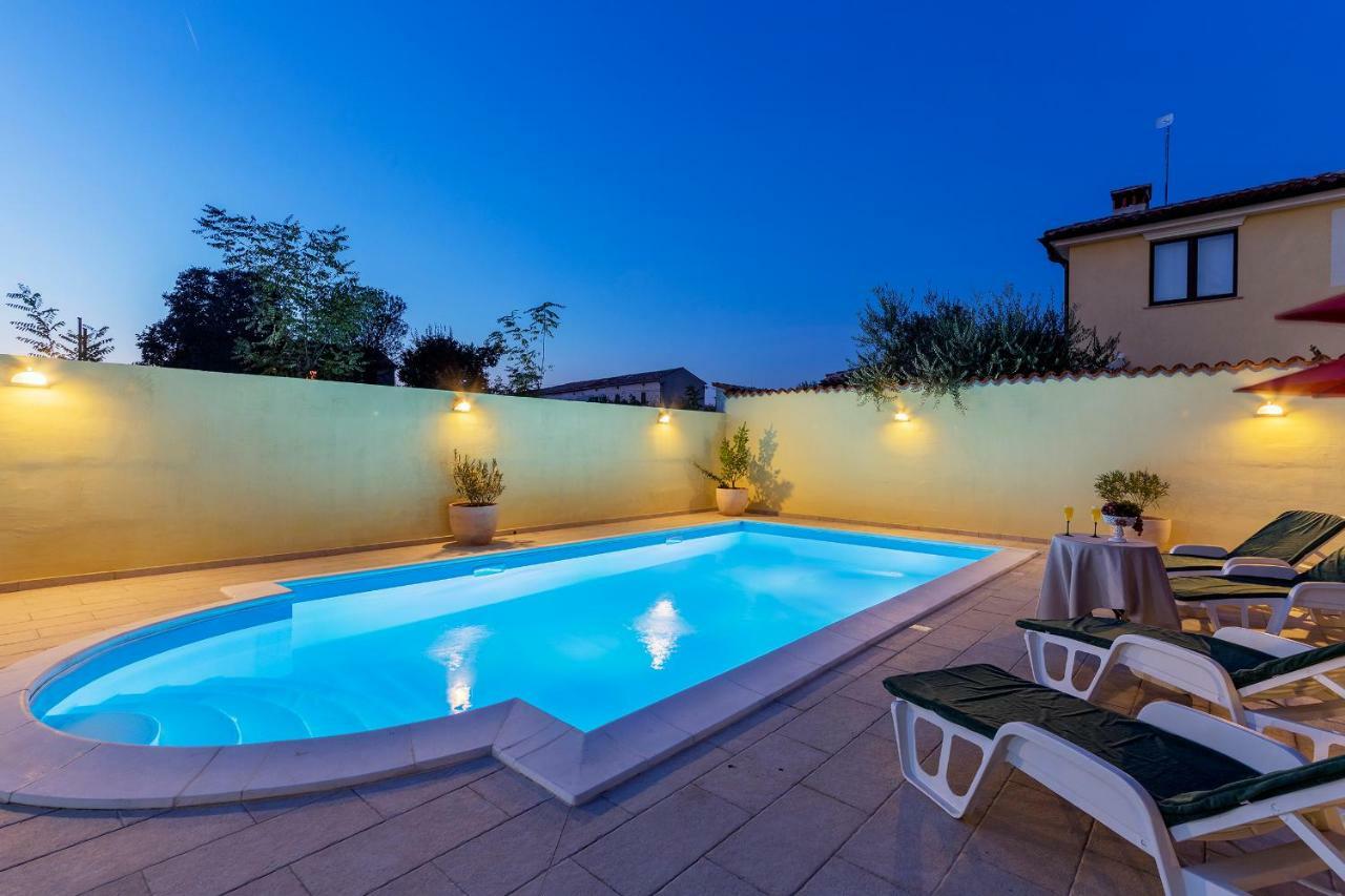 Villa Monique วอดิยัน ภายนอก รูปภาพ